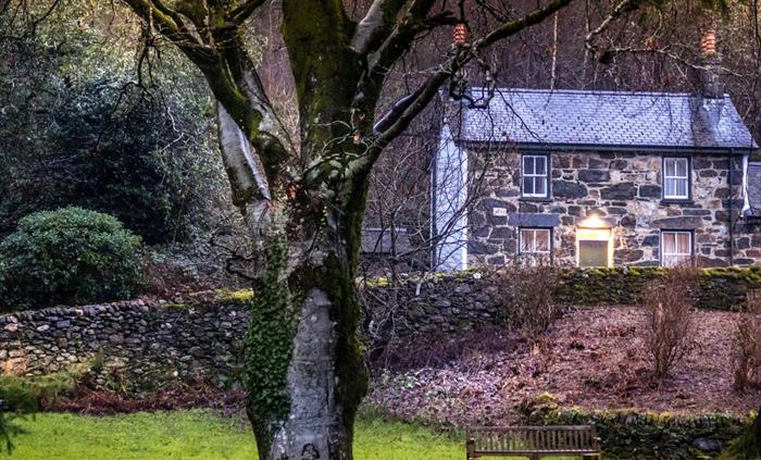 Yr Hen Swyddfa Exterior